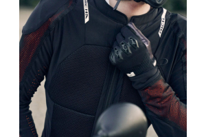 Doorwaaikleding bij Moto Hippo