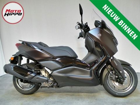Yamaha XMAX 300 TECH MAX+