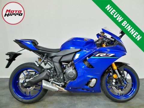 Yamaha R7