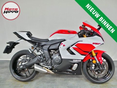 Yamaha R7