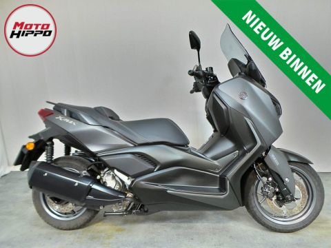 Yamaha XMAX 300