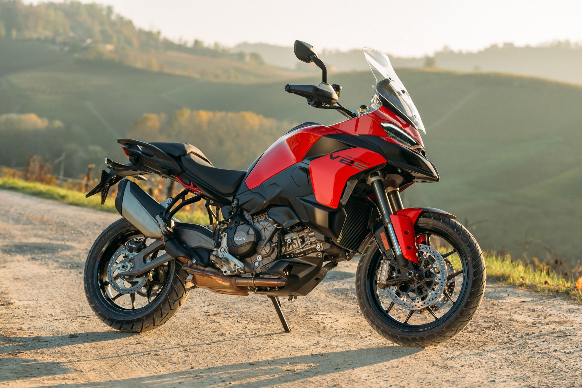 Nieuwe Ducati Multistrada V2S bij Moto Hippo in Hippolytushoef.